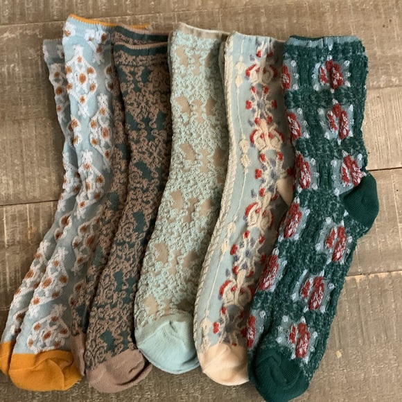 5 Pairs Teal Vintage Floral Socks - Picture 2 of 3